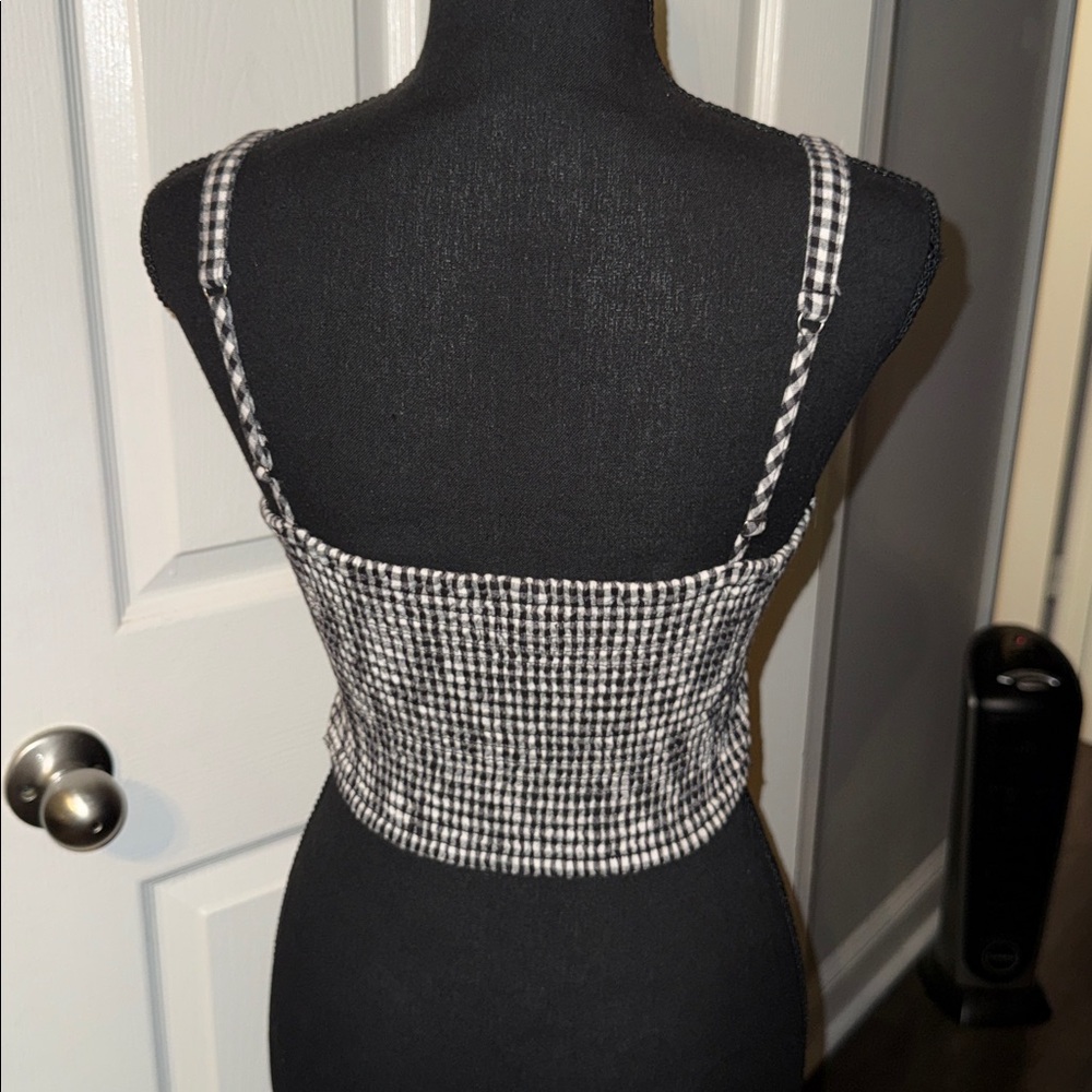 🖤HOLLISTER BLK/WHT GINGHAM CROPPED TANK TOP SIZE S🖤 - Picture 7 of 7